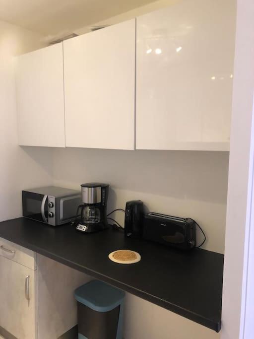 Superbe Appartement En Plein Centre Ville. 라로츠수르욘 외부 사진