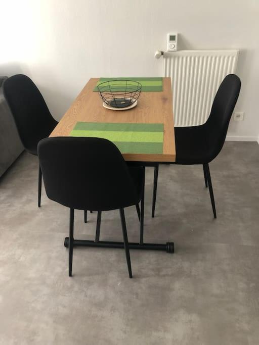 Superbe Appartement En Plein Centre Ville. 라로츠수르욘 외부 사진